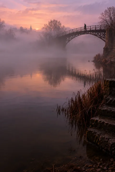 Rosefog Footbridge Waking: lyric video Look, Mood category